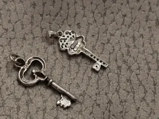 Coppia Charms Chiave Argento e quadrifoglio