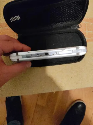 PSP Plata Plata con Cargador y Funda
