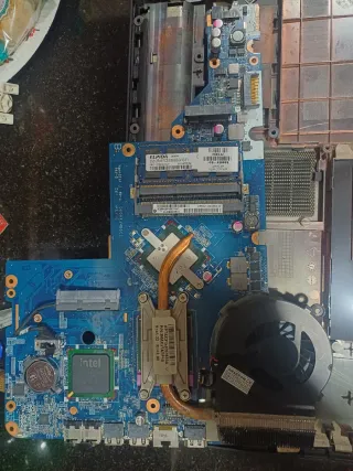 Smontaggio Compaq Presario CQ42