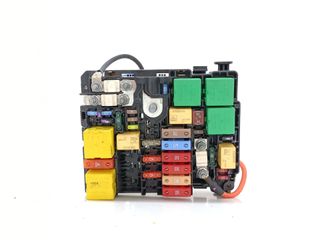 CAJA RELES / FUSIBLES PEUGEOT 308 (8)