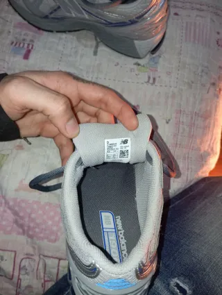 Zapatillas New Balance Gris y Blanco