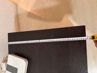 Mesa TV y centro multimedia oscura