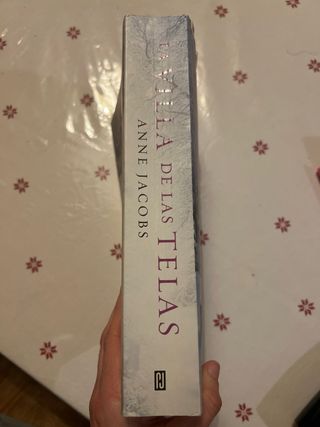 La villa de las telas / The Cloth Villa (Spanis...