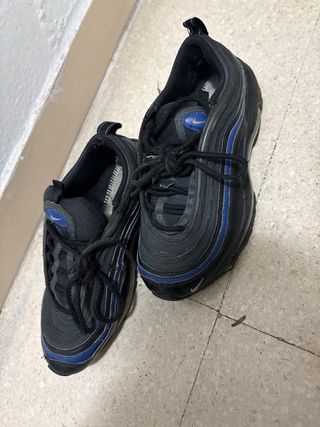 2 pares zapatillas deporte Talla 37.5 Fila y Nike.