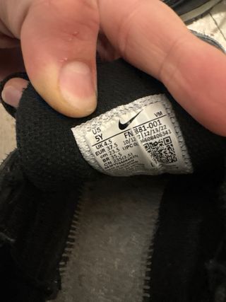 2 pares zapatillas deporte Talla 37.5 Fila y Nike.