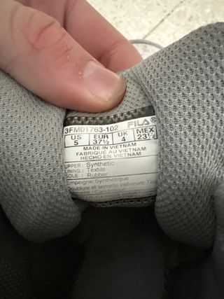 2 pares zapatillas deporte Talla 37.5 Fila y Nike.