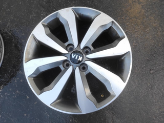 Llanta de 16 pulgadas, Kia Stonic del 2021,