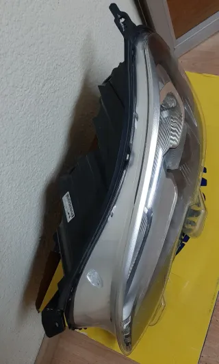 Faro delantero Peugeot Expert