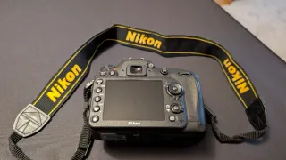 Nikon D7200 (6636 disparos) + Accesorios