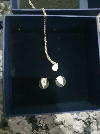 Conjunto Swarovski Collar y Pendientes