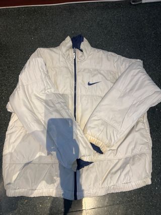 Chaqueta Nike reversible azul y blanca