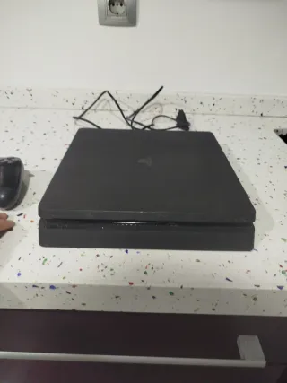 Consola PS4 Slim Negra