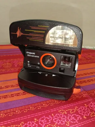 Cámara Polaroid 600 Extreme Vintage