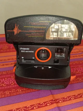 Cámara Polaroid 600 Extreme Vintage