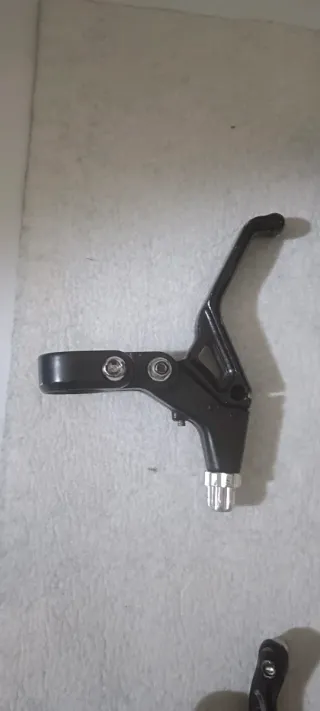 Lote Promax: Sillín, tija, Freno y maneta