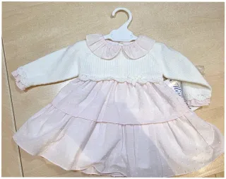 Tarta de pañales con peluche y flores