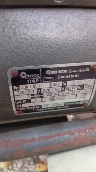 Máquina de coser industrial