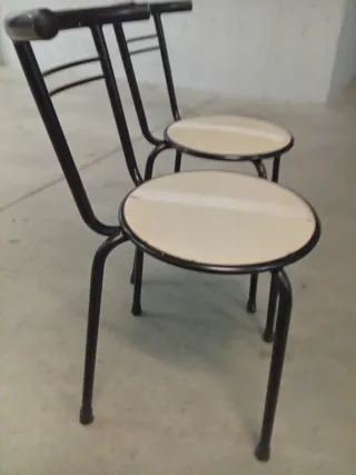 Juego de 2 sillas de metal