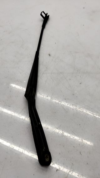 BRAZO LIMPIA DELANTERO IZQUIERDO VOLKSWAGEN POLO (9N1)