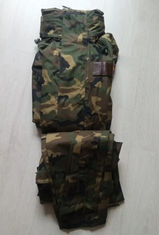 Abito militare impermeabile