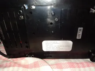 Proyector de diapositivas plata y negro