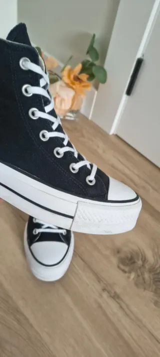 Converse con plataforma talla 39 color negro