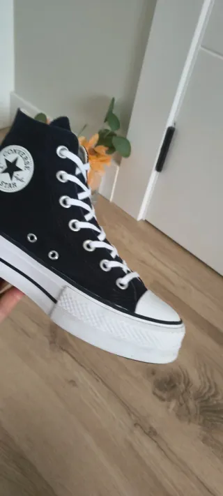 Converse con plataforma talla 39 color negro