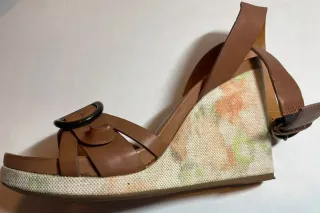 Sandalias de cuña marrones con hebilla GEOX
