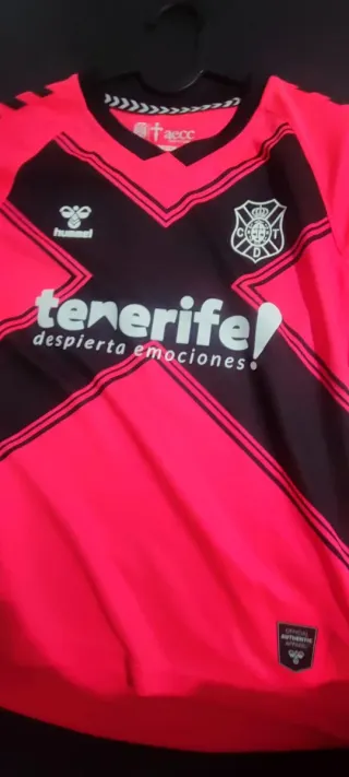 Camiseta AECC Hummel Talla 140