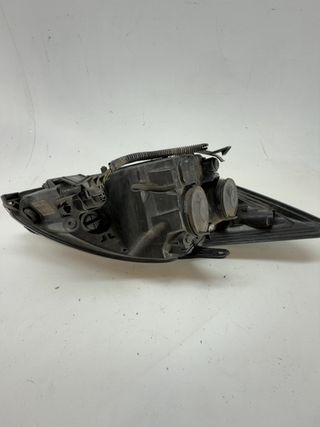 FARO IZQUIERDO FORD FOCUS (2)