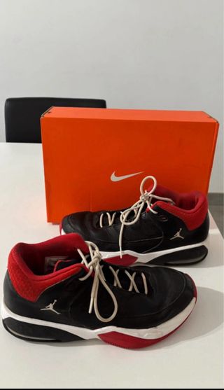 Zapatillas Nike Hombre Negras y Rojas