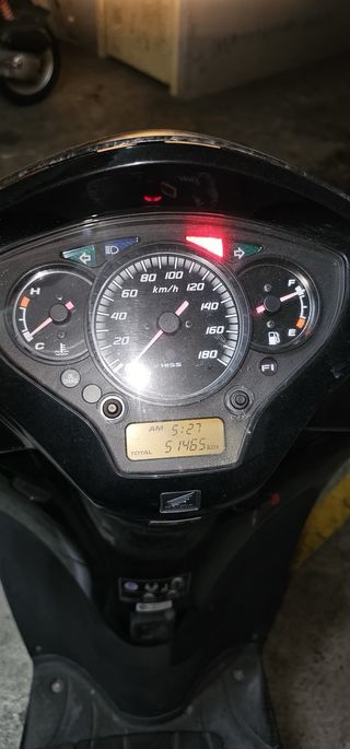 Honda SH 300i Maxi Scooter