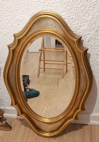 Specchiera Ovale Dorata con Decorazioni