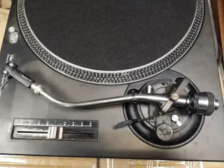 Tocadiscos Technics SL-1200 MK2