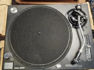 Tocadiscos Technics SL-1200 MK2