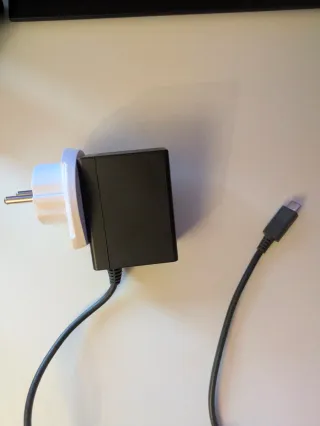 Nintendo Switch + 3 Joycons + Funda