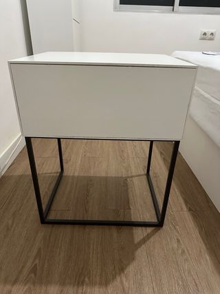 Mesita de noche moderna madera y metal