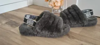 Zapatillas UGG Gris talla 39