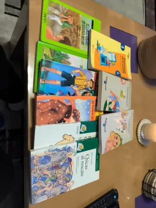 9 libros juveniles entre ellos El bosque de piedra