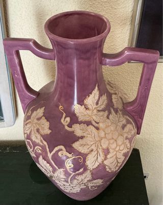 Jarra cerámica con dos asas decoración racimos uva