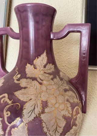 Jarra cerámica con dos asas decoración racimos uva