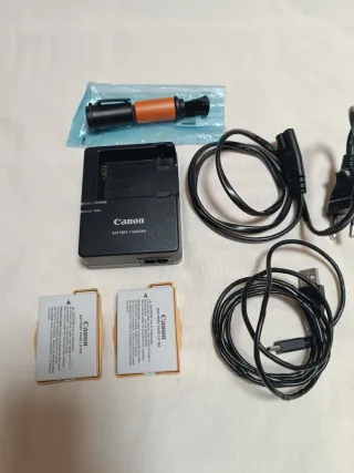 Cámara réflex de espejo Canon EOS 700D negra