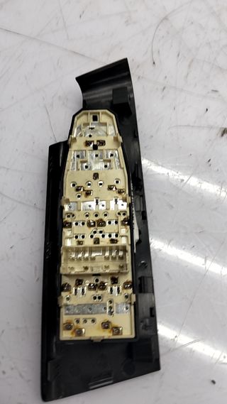 MANDO ELEVALUNAS DELANTERO IZQUIERDO CHEVROLET AVEO