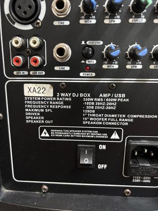 Altavoz amplificado negro