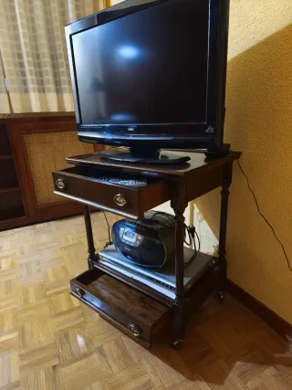Mueble para TV, radio, DVD, play...