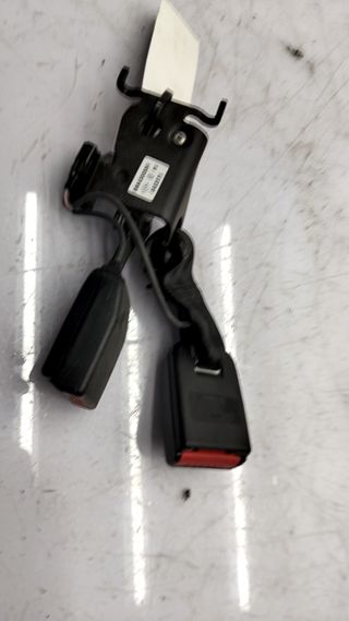 ENGANCHE CINTURON TRASERO CENTRAL RENAULT MEGANE III BERLINA