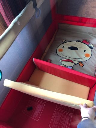 Parque infantil Jane. Robusto, muy bien cuidado