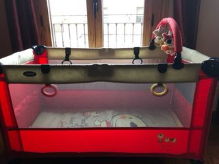 Parque infantil Jane. Robusto, muy bien cuidado