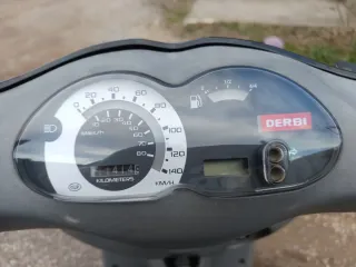 Derbi Atlantis 100cc 4T Scooter 11.400 km