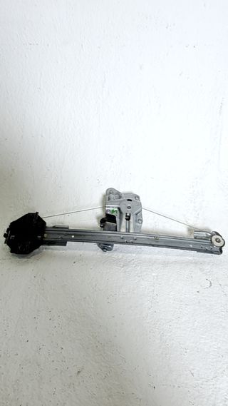 ELEVALUNAS DELANTERO DERECHO DACIA LOGAN II